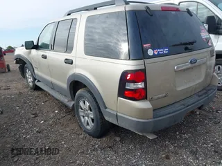 2006 Ford Explorer XLT with VIN 1FMEU73E46UA11137, listed as a IAAI auction lot 41995188 with 166,874 mi miles. Bid and sale history available at carsss.com. Image 3.