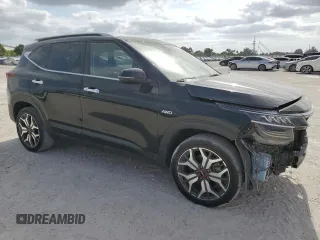 2022 Kia Seltos SX z VIN KNDETCA24N7253089, wystawiony jako Copart lot #53340025 z przebiegiem 20 981 mil mil oraz Szkoda całkowita • Salvage title. Historia ofert i sprzedaży dostępna na DreamBid. Obrazek 4.