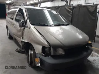 2000 Toyota Sienna LE with VIN 4T3ZF13C8YU304489, listed as a IAAI auction lot 42582957 with 216,006 mi miles and . Bid and sale history available at DreamBid. Image 1.