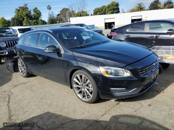 2015 Volvo V60 T5 Drive-E Platinum with VIN YV140MEM5F1231963, listed as a Copart auction lot 42265744 with 102,864 mi miles. Bid and sale history available at carsss.com. Image 4.