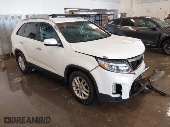 2014 Kia Sorento LX with VIN 5XYKT4A67EG433472, listed as a IAAI auction lot 41276576 with 177,014 mi miles. Bid and sale history available at carsss.com. Image 1.