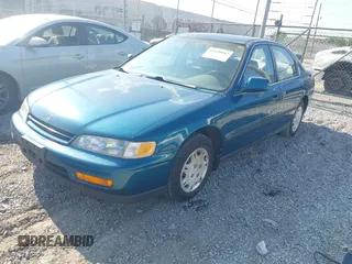1995 Honda Accord LX с VIN 1HGCD5639SA112648, выставлен на аукционе IAAI как лот 42438947 с пробегом 228 038 миль миль и . История ставок и продаж доступна на DreamBid. Изображение 2.