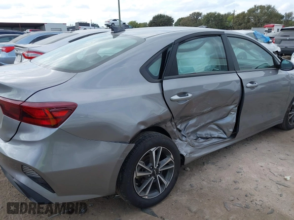2024 Kia Forte LXS with VIN 3KPF24AD5RE698381, listed as a IAAI auction lot 40726488 with 21,657 mi miles. Bid and sale history available at carsss.com. Image 6.