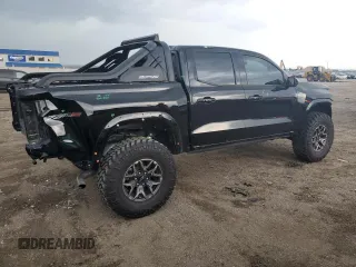 2024 Chevrolet Colorado 4WD ZR2 z VIN 1GCPTFEK4R1265787, wystawiony jako Copart lot #54108245 z przebiegiem 4 880 mil mil oraz Szkoda całkowita • Salvage title. Historia ofert i sprzedaży dostępna na DreamBid. Obrazek 3.