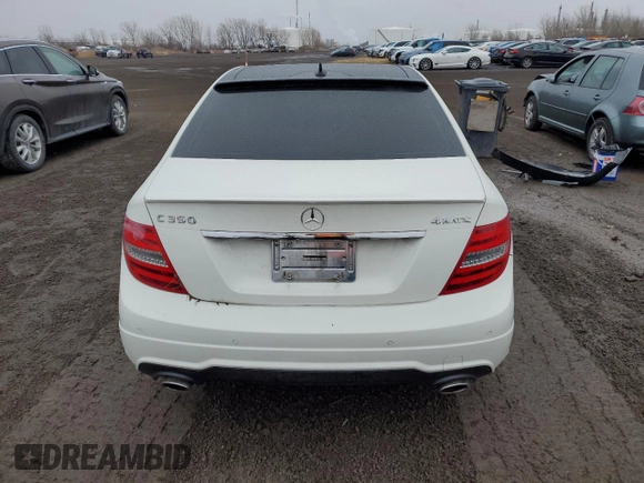 2012 Mercedes-Benz C 350 z VIN WDDGF8JB9CA710837, wystawiony jako Copart lot #82681474 z przebiegiem 130 815 mil mil oraz Szkoda całkowita • Salvage title. Historia ofert i sprzedaży dostępna na DreamBid. Obrazek 6.