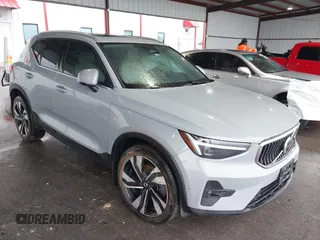 2024 Volvo XC40 с VIN YV4L12UFXR2348830, выставлен на аукционе IAAI как лот 41524099 с пробегом 26 374 миль миль и . История ставок и продаж доступна на DreamBid. Изображение 1.