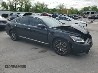 2013 Lexus LS 460 z VIN JTHCL5EF0D5019587, wystawiony jako Copart lot #56037955 z przebiegiem 139 382 mil mil oraz Szkoda całkowita • Salvage title. Historia ofert i sprzedaży dostępna na DreamBid. Obrazek 4.