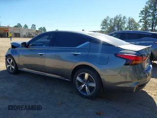 2019 Nissan Altima SL with VIN 1N4BL4EW3KC191988, listed as a IAAI auction lot 40833199 with 73,234 mi miles and . Bid and sale history available at carsss.com. Image 3.
