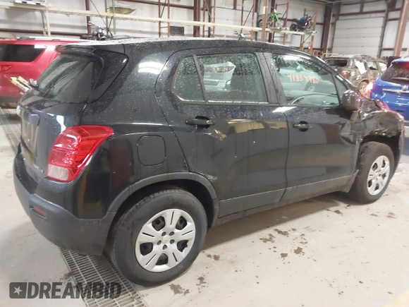 2015 Chevrolet Trax LS with VIN KL7CJKSBXFB126980, listed as a IAAI auction lot 41859980 with 62,483 mi miles. Bid and sale history available at carsss.com. Image 4.