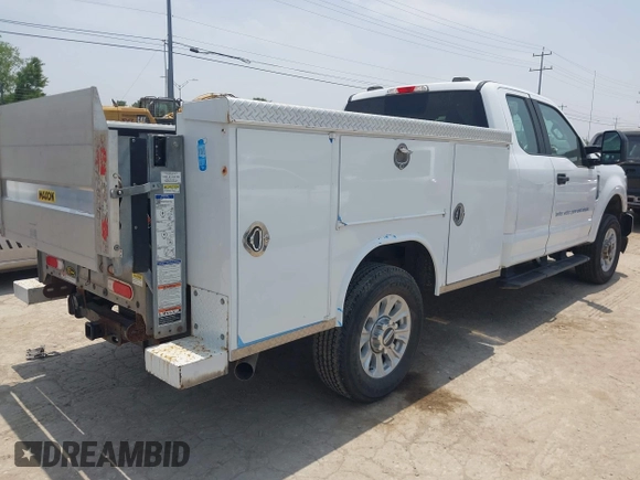 2021 Ford F-250 XL with VIN 1FD7X2B64MED10776, listed as a IAAI auction lot 42320422 with 70,139 mi miles and . Bid and sale history available at DreamBid. Image 4.