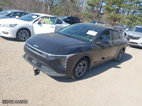 2025 Kia K4 LXS with VIN 3KPFT4DE1SE015969, listed as a IAAI auction lot 41792339 with 5,777 mi miles. Bid and sale history available at carsss.com. Image 17.