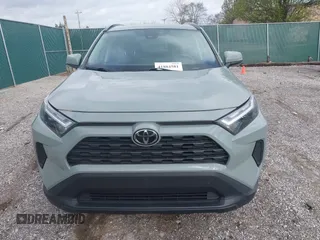 2022 Toyota RAV4 XLE with VIN 2T3P1RFV0NW270223, listed as a IAAI auction lot 41884581 with 20,832 mi miles. Bid and sale history available at carsss.com. Image 6.