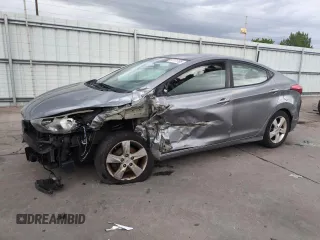 2013 Hyundai Elantra GLS z VIN KMHDH4AE1DU709784, wystawiony jako Copart lot #57171785 z przebiegiem 127 536 mil mil oraz Szkoda całkowita • Salvage title. Historia ofert i sprzedaży dostępna na DreamBid. Obrazek 1.