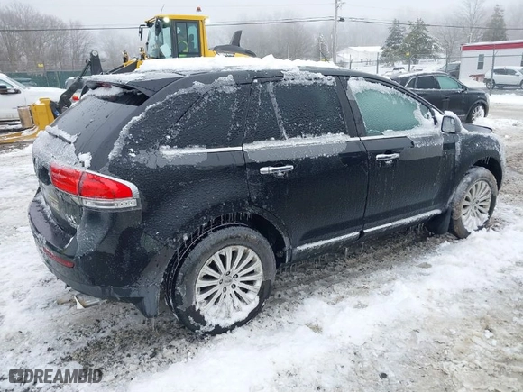 2013 Lincoln MKX with VIN 2LMDJ8JK6DBL21851, listed as a IAAI auction lot 41537216 with 194,126 mi miles. Bid and sale history available at carsss.com. Image 4.