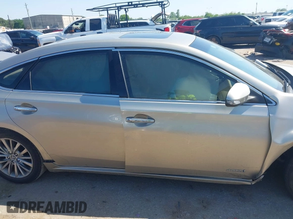 2016 Toyota Avalon Hybrid XLE Premium with VIN 4T1BD1EB5GU050453, listed as a IAAI auction lot 41993274 with 83,868 mi miles. Bid and sale history available at carsss.com. Image 12.