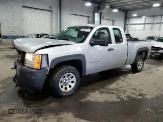 2010 Chevrolet Silverado 1500 with VIN 1GCSKPE31AZ215902, listed as a Copart auction lot 46908275 with 135,645 mi miles and Salvage Title. Bid and sale history available at DreamBid. Image 1.
