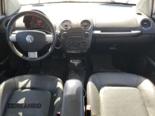 2010 Volkswagen New Beetle Coupe with VIN 3VWRW3AG3AM026607, listed as a Copart auction lot 44252385 with 64,285 mi miles and Salvage Title. Bid and sale history available at carsss.com. Image 8.