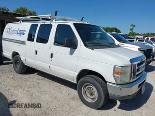 2009 Ford E-Series Commercial z VIN 1FTNS14W39DA42608, wystawiony jako IAAI lot #42325647 z przebiegiem 213 516 mil mil oraz . Historia ofert i sprzedaży dostępna na DreamBid. Obrazek 1.