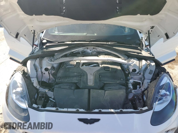 2021 Aston Martin DBX z VIN SCFVUJAW8MTV02134, wystawiony jako Copart lot #72456004 z przebiegiem Nie podano mil oraz Szkoda całkowita • Salvage title. Historia ofert i sprzedaży dostępna na DreamBid. Obrazek 12.