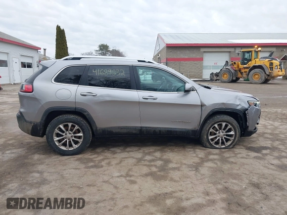 2019 Jeep Cherokee Latitude with VIN 1C4PJMCB9KD214299, listed as a IAAI auction lot 41689632 with 151,786 mi miles. Bid and sale history available at carsss.com. Image 13.
