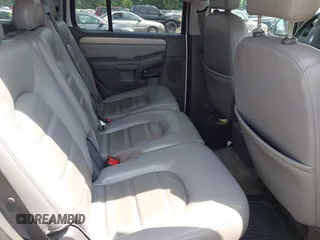 2004 Ford Explorer XLT z VIN 1FMZU73K04UA87586, wystawiony jako IAAI lot #42576434 z przebiegiem Nie podano mil oraz . Historia ofert i sprzedaży dostępna na DreamBid. Obrazek 8.