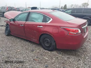 2015 Nissan Altima 2.5 S with VIN 1N4AL3AP9FN318810, listed as a IAAI auction lot 40821919 with 162,142 mi miles. Bid and sale history available at carsss.com. Image 3.