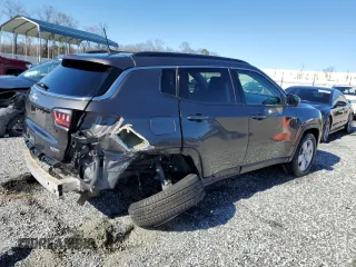 2022 Jeep Compass Altitude with VIN 3C4NJCBB3NT168244, listed as a Copart auction lot 45869775 with 41,275 mi miles and Salvage title. Bid and sale history available at DreamBid. Image 3.