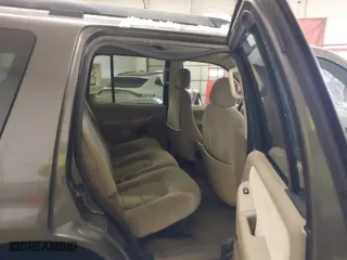 2005 Ford Explorer XLT with VIN 1FMZU73K15UB41446, listed as a IAAI auction lot 41575617 with 167,377 mi miles. Bid and sale history available at carsss.com. Image 8.