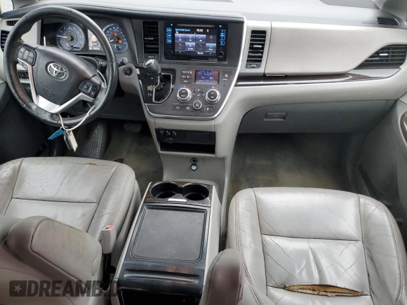 2017 Toyota Sienna XLE Auto Access Seat z VIN 5TDYZ3DC2HS836433, wystawiony jako Copart lot #57612545 z przebiegiem 263 759 mil mil oraz Szkody całkowita. Historia ofert i sprzedaży dostępna na DreamBid. Obrazek 8.