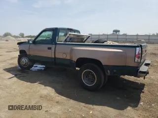 1996 Chevrolet Silverado 3500 z VIN 1GCHC34J8TE124099, wystawiony jako Copart lot #67838764 z przebiegiem 112 293 mil mil oraz Szkody całkowita. Historia ofert i sprzedaży dostępna na DreamBid. Obrazek 2.