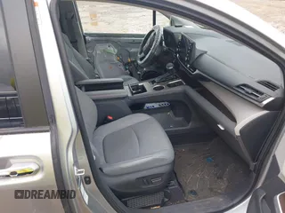 2022 Toyota Sienna XLE z VIN 5TDYSKFC0NS049827, wystawiony jako IAAI lot #41994431 z przebiegiem 42 102 mil mil oraz . Historia ofert i sprzedaży dostępna na DreamBid. Obrazek 5.