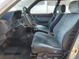 1986 Toyota Camry z VIN JT2SV12E3G6021210, wystawiony jako Copart lot #49623985 z przebiegiem 144 064 mil mil oraz Czysty tytuł • Clean title. Historia ofert i sprzedaży dostępna na DreamBid. Obrazek 7.