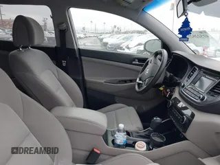 2016 Hyundai Tucson SE z VIN KM8J23A45GU246722, wystawiony jako IAAI lot #41522829 z przebiegiem 123 777 mil mil oraz . Historia ofert i sprzedaży dostępna na DreamBid. Obrazek 5.