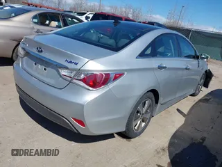 2012 Hyundai Sonata Hybrid z VIN KMHEC4A42CA054710, wystawiony jako IAAI lot #41871775 z przebiegiem Nie podano mil oraz . Historia ofert i sprzedaży dostępna na DreamBid. Obrazek 4.
