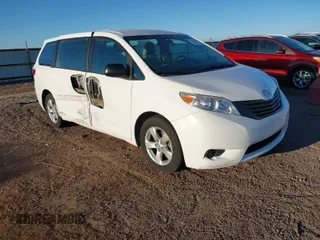 2017 Toyota Sienna L with VIN 5TDZZ3DC3HS828040, listed as a IAAI auction lot 41824384 with 76,159 mi miles. Bid and sale history available at carsss.com. Image 1.