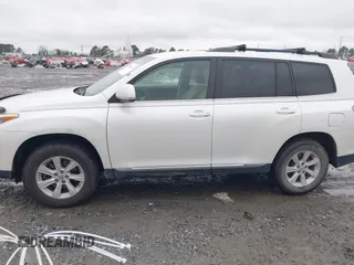 2013 Toyota Highlander with VIN 5TDZA3EH2DS035257, listed as a IAAI auction lot 41606436 with 208,721 mi miles and . Bid and sale history available at DreamBid. Image 14.