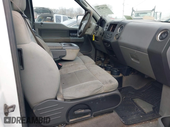 2007 Ford F-150 XLT with VIN 1FTPX14V87NA09239, listed as a IAAI auction lot 41798735 with 216,301 mi miles. Bid and sale history available at carsss.com. Image 5.