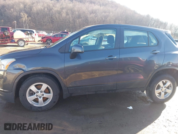 2016 Chevrolet Trax LS with VIN 3GNCJNSB8GL233537, listed as a IAAI auction lot 41574936 with 101,301 mi miles. Bid and sale history available at carsss.com. Image 14.