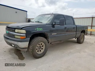 2002 Chevrolet Silverado 1500HD LS z VIN 1GCGK13U22F183026, wystawiony jako Copart lot #56016915 z przebiegiem 309 564 mil mil oraz Szkoda całkowita • Salvage title. Historia ofert i sprzedaży dostępna na DreamBid. Obrazek 1.