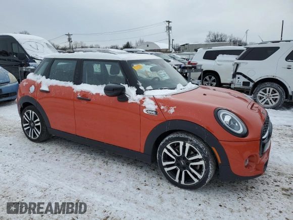 2021 MINI Hardtop 4 Door Cooper S with VIN WMWXU9C04M2N52840, listed as a Copart auction lot 89365525 with 27,921 mi miles and Salvage title. Bid and sale history available at DreamBid. Image 4.