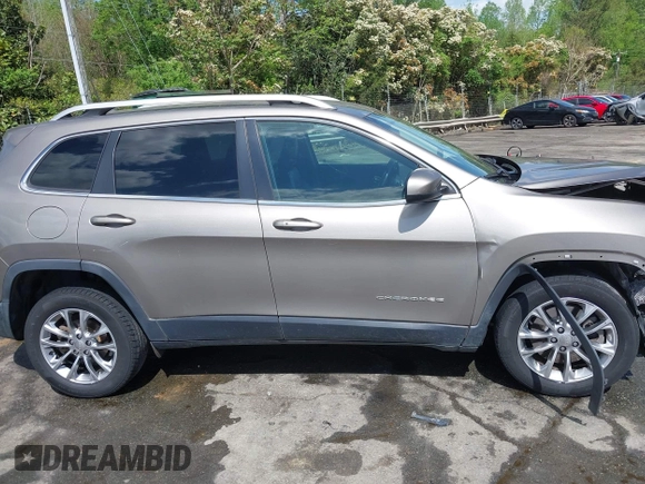 2019 Jeep Cherokee Latitude Plus with VIN 1C4PJLLB5KD184163, listed as a IAAI auction lot 41905051 with 247,574 mi miles. Bid and sale history available at carsss.com. Image 13.
