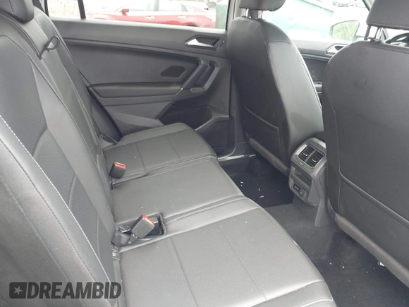 2018 Volkswagen Tiguan SEL with VIN 3VV2B7AX7JM099570, listed as a IAAI auction lot 42374274 with 87,838 mi miles and . Bid and sale history available at DreamBid. Image 8.