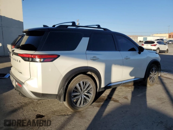 2022 Nissan Pathfinder Platinum z VIN 5N1DR3DH9NC235801, wystawiony jako Copart lot #89058675 z przebiegiem 49 260 mil mil oraz Szkoda całkowita • Salvage title. Historia ofert i sprzedaży dostępna na DreamBid. Obrazek 3.
