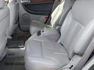 2007 Chrysler Pacifica Touring z VIN 2A8GM68X27R196197, wystawiony jako IAAI lot #41860142 z przebiegiem 131 361 mil mil oraz . Historia ofert i sprzedaży dostępna na DreamBid. Obrazek 8.