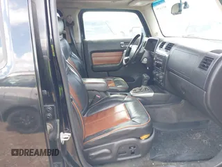 2006 Hummer H3 z VIN 5GTDN136068109909, wystawiony jako IAAI lot #41932541 z przebiegiem 236 737 mil mil oraz . Historia ofert i sprzedaży dostępna na DreamBid. Obrazek 5.