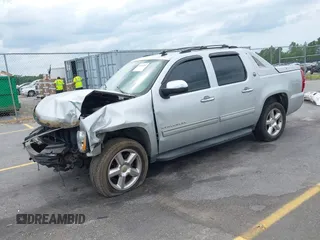 2013 Chevrolet Avalanche LT with VIN 3GNMCFE08DG289092, listed as a IAAI auction lot 42090240 with 143,588 mi miles and . Bid and sale history available at DreamBid. Image 17.