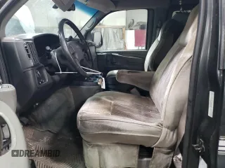 2004 GMC Savana Cargo Van YF7 Upfitter with VIN 1GDFG15T041147283, listed as a Copart auction lot 82193844 with 264,051 mi miles and Salvage Title. Bid and sale history available at carsss.com. Image 7.