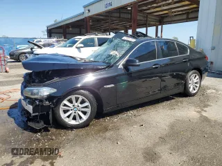 2016 BMW 5 Series 528i z VIN WBA5A5C56GD526138, wystawiony jako Copart lot #47459735 z przebiegiem Nie podano mil oraz Nie do naprawy • Non repairable. Historia ofert i sprzedaży dostępna na DreamBid. Obrazek 1.