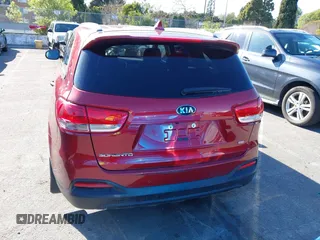 2017 Kia Sorento LX z VIN 5XYPG4A39HG278976, wystawiony jako IAAI lot #41830344 z przebiegiem 35 967 mil mil oraz . Historia ofert i sprzedaży dostępna na DreamBid. Obrazek 15.