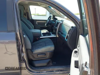 2016 Ram 1500 Lone Star z VIN 1C6RR6LT5GS209519, wystawiony jako IAAI lot #41983512 z przebiegiem 197 647 mil mil oraz . Historia ofert i sprzedaży dostępna na DreamBid. Obrazek 5.